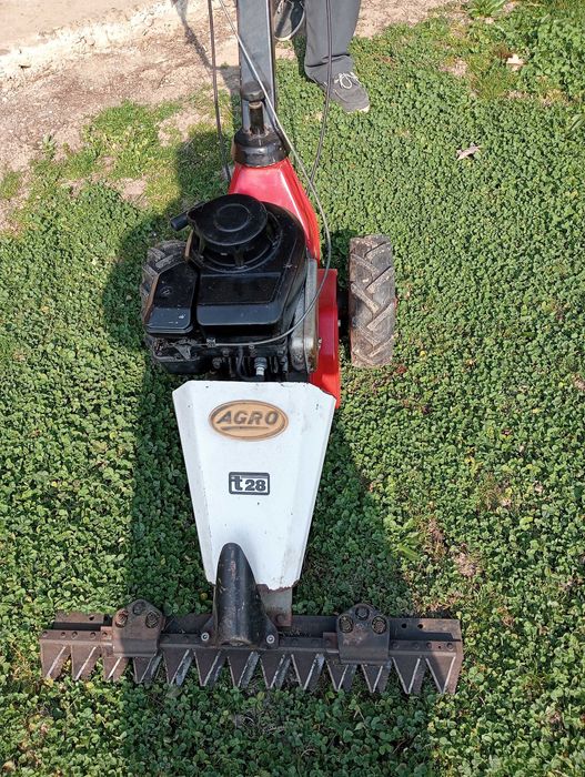 Vând motocoasă benzina