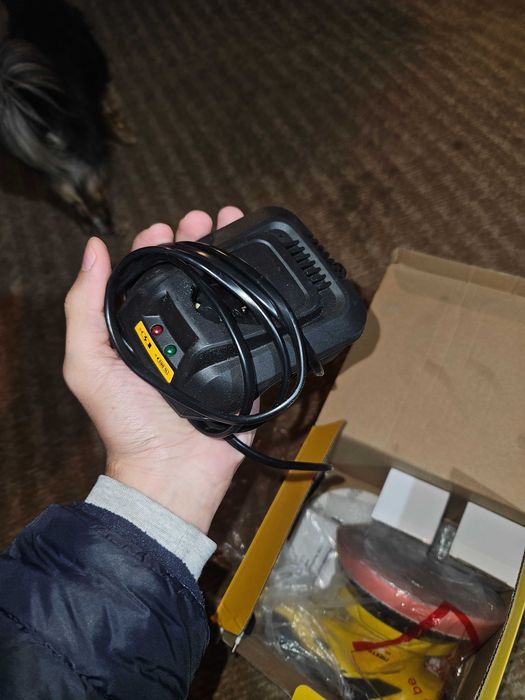 Полираща/шкуряща машина на батерии