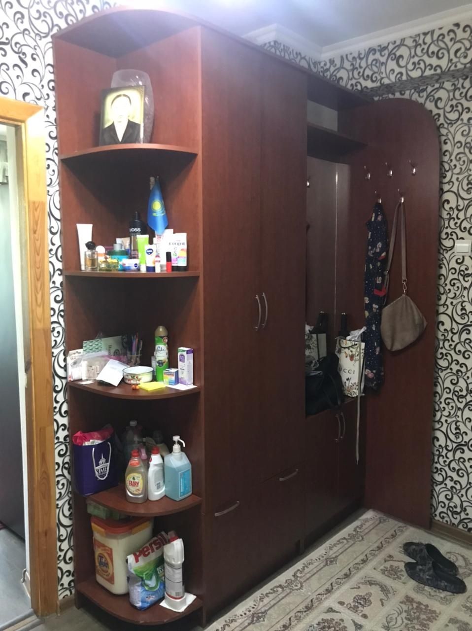 Шкаф прихожей продаю