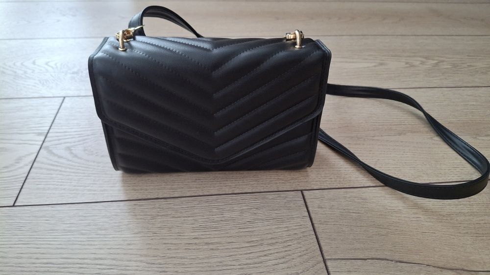 Мини чанта черна