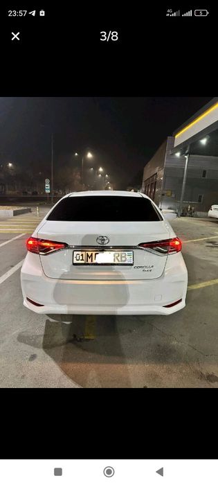 Tayotta corolla sedan