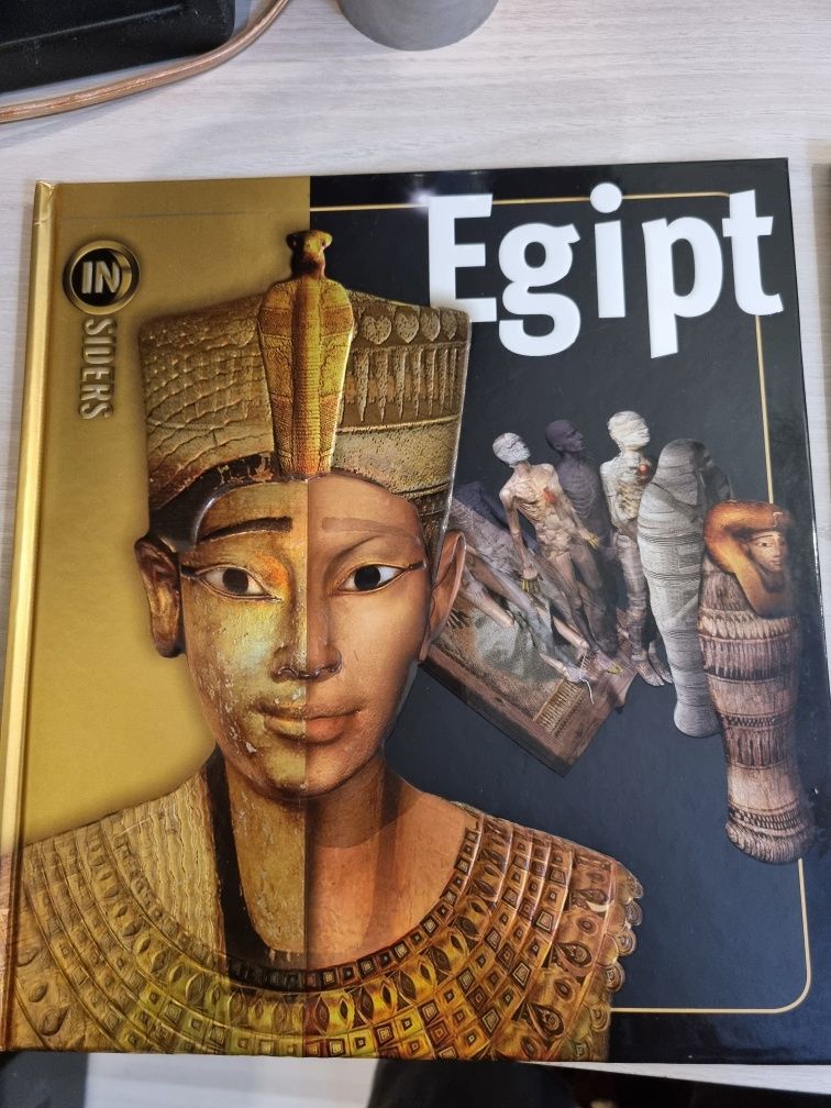Enciclopedii pentru copii colectia Insiders: Egipt si Rechinii