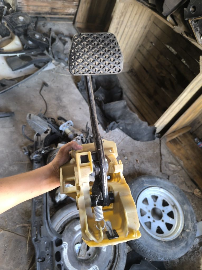 Педал Бмв е87 120д 118д n47 143кс 177кс bmw e87 e81 e82