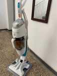 Clean & Steam Rowenta cu fir aspira si spala in acelasi timp