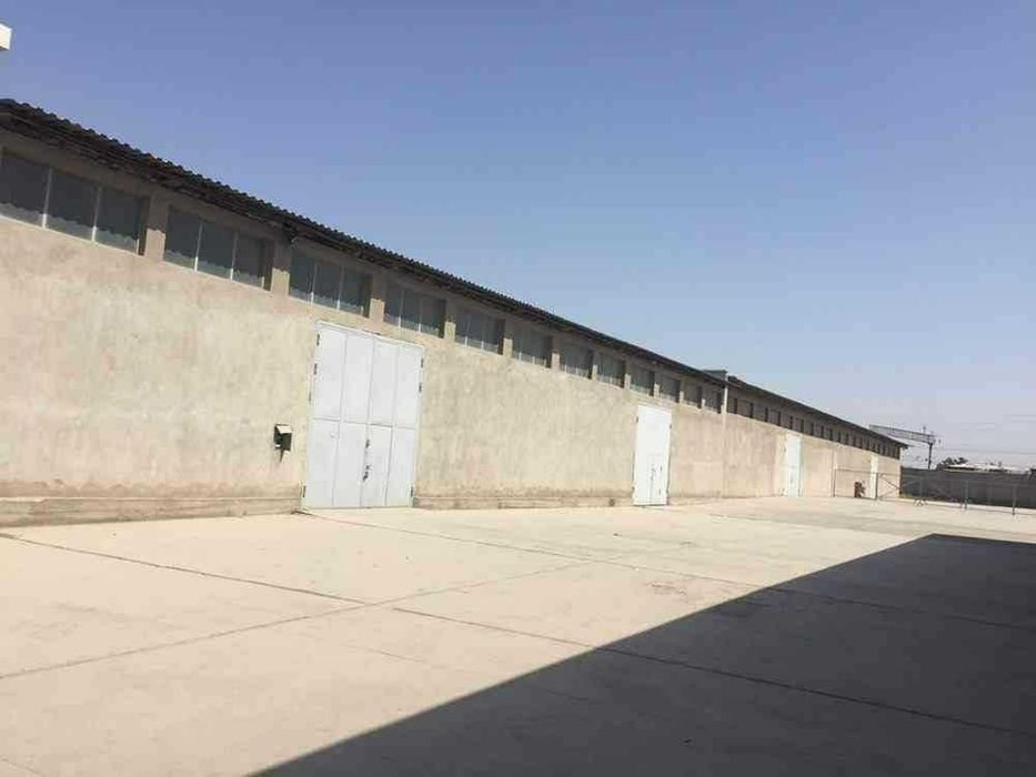 Продаётся 1 га производственная база.