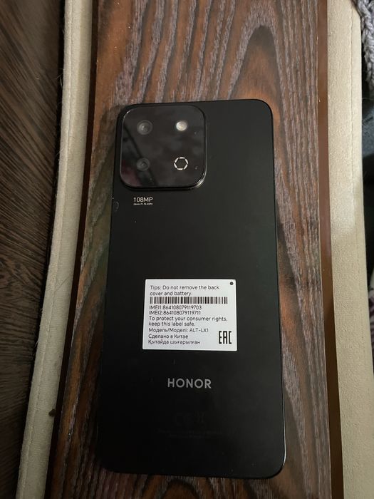 Продам телефон HONOR x7c