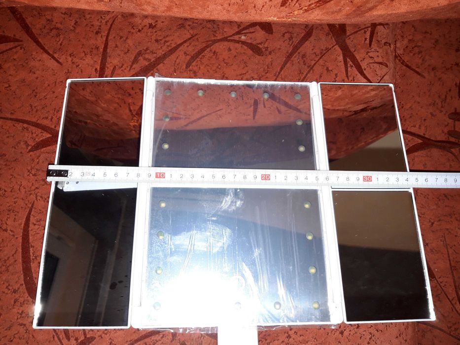 Продавам НОВО голямо LED ОГЛЕДАЛО + интересен подарък