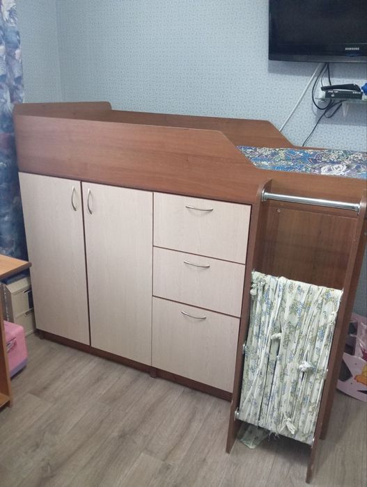 Продам детскую кровать -шкаф
