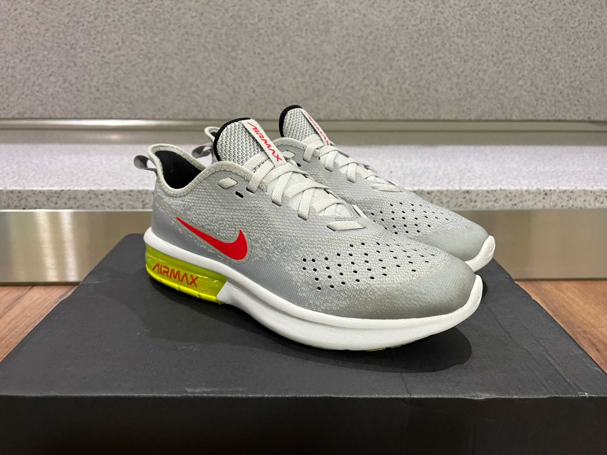 ОРИГИНАЛНИ *** Nike Air Max Sequent 4 / Wolf Grey/Red Orbit
