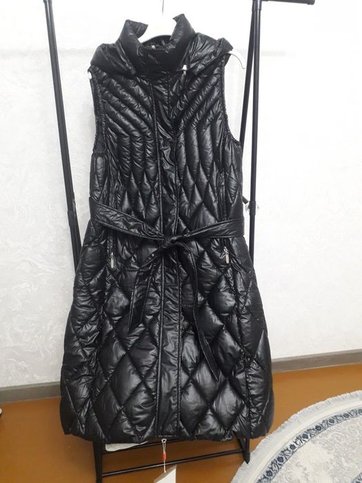 Пуховик-жилет женский зимний