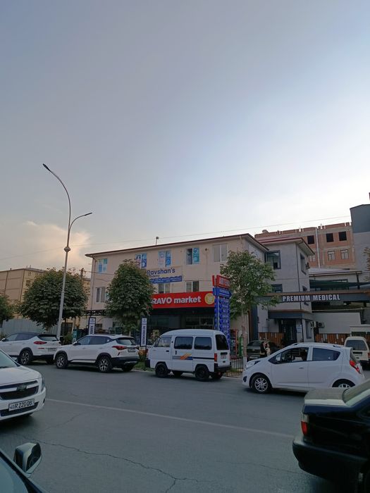 Центр да бино сотилади