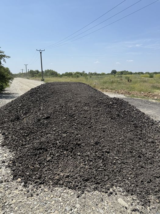 Piatra , Nisip , Beton Concasat , Asfalt  Frezat, Balastru , Pamant