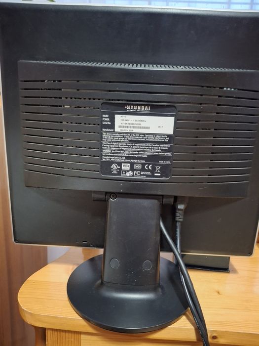 Монитор Hyudai N71S