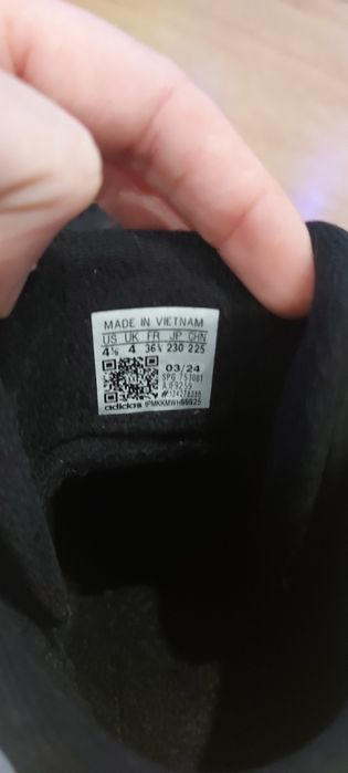 Зимни обувки Адидас