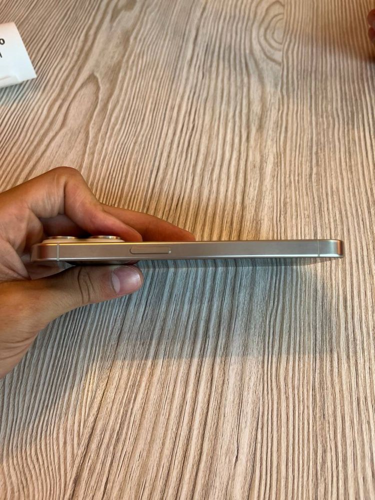 iphone 15pro 256 GB идеал телефон