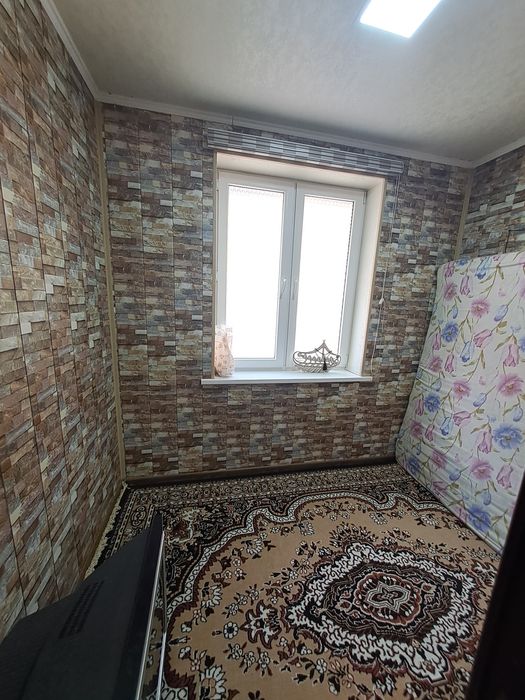 Uy sotiladi remonti yaxwi 1-xona 2-xona qilingan derazalari akfadan xa