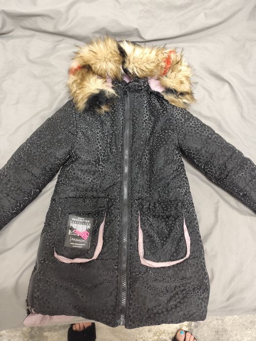 Продам куртку зимнюю на девочку