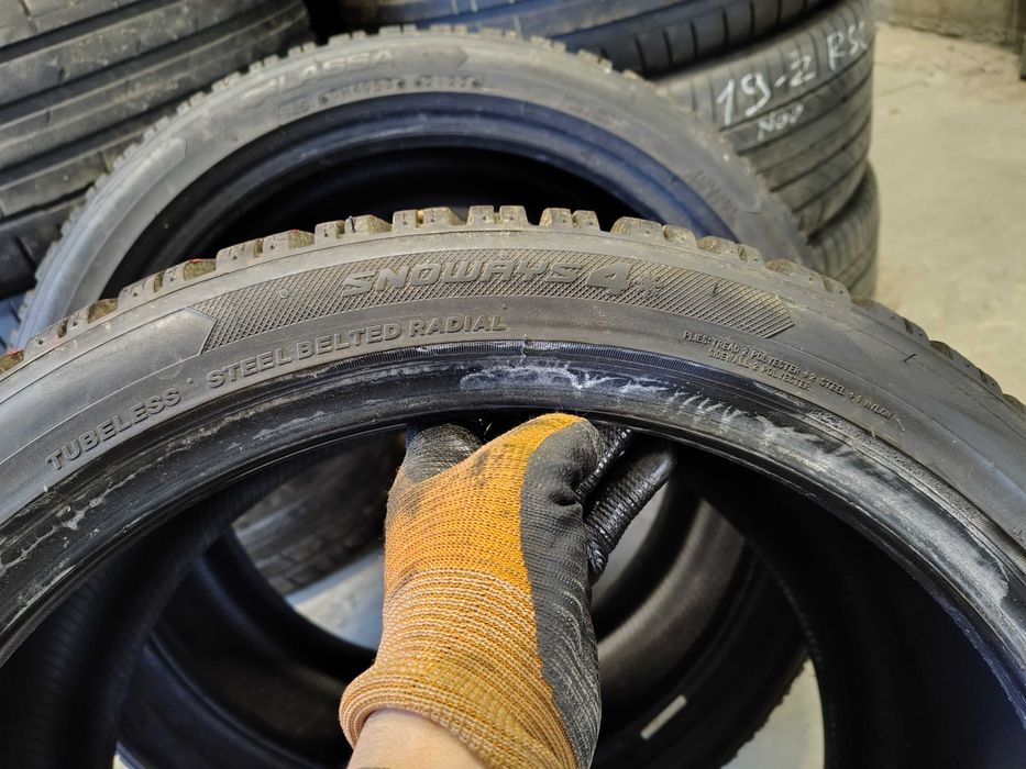 2бр.ПОЧТИ НОВИ зимни гуми LASSA 275 35 19 DOT21 цена за брой