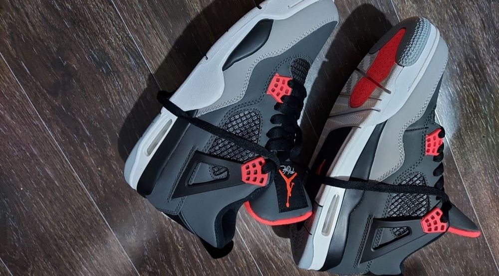 Новые кроссовки Nike