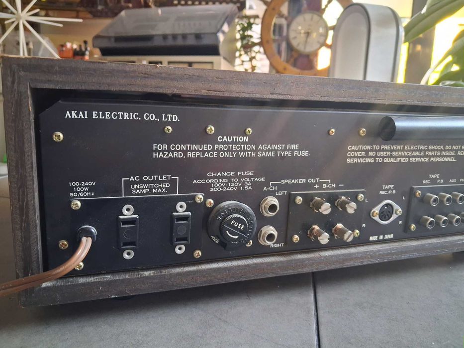 Akai AA-6300 stereo receiver