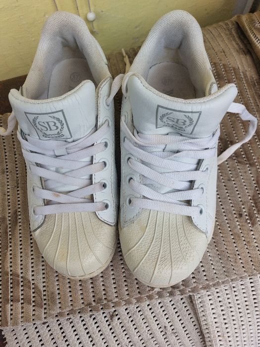 Продавам маратонки SB  .37. номер