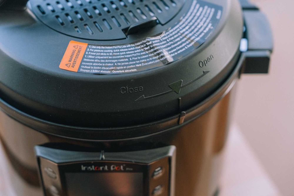 Продавам мултикукър Instant Pot Pro 5.7 литра