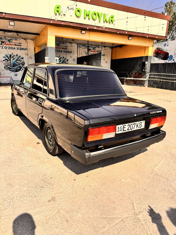 Vaz jiguli 2107.