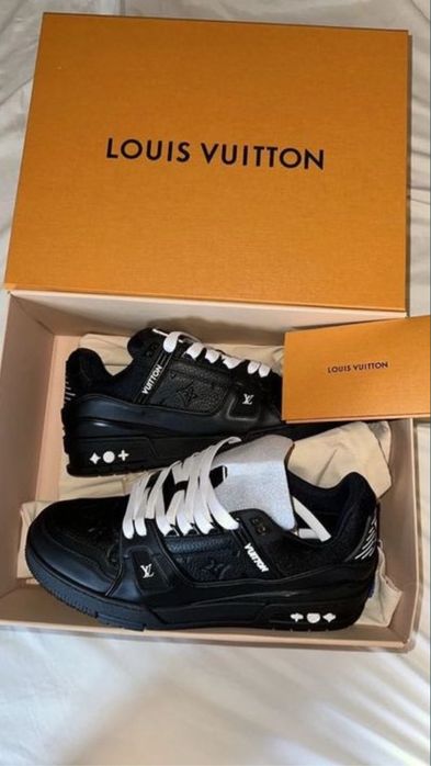 Lv skate negru.