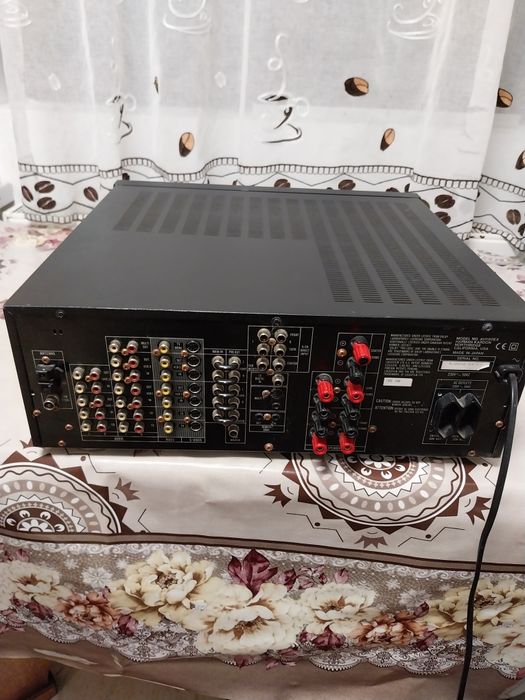 Vând amplificator harman/kardon Avr 80