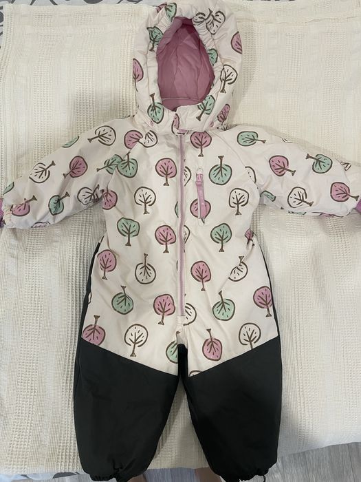 Продам зимний комбинезон для девочек