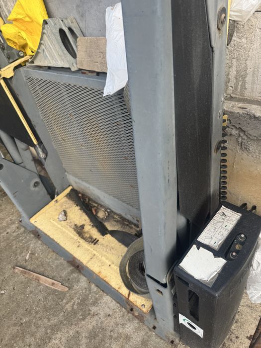 Lift auto carciuor cu rotile vand urgent