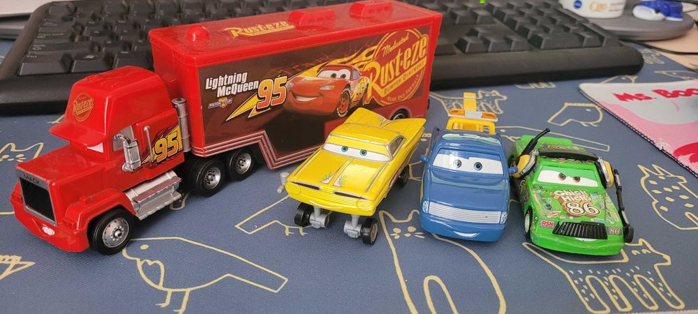 Vand pachet masinute metalice