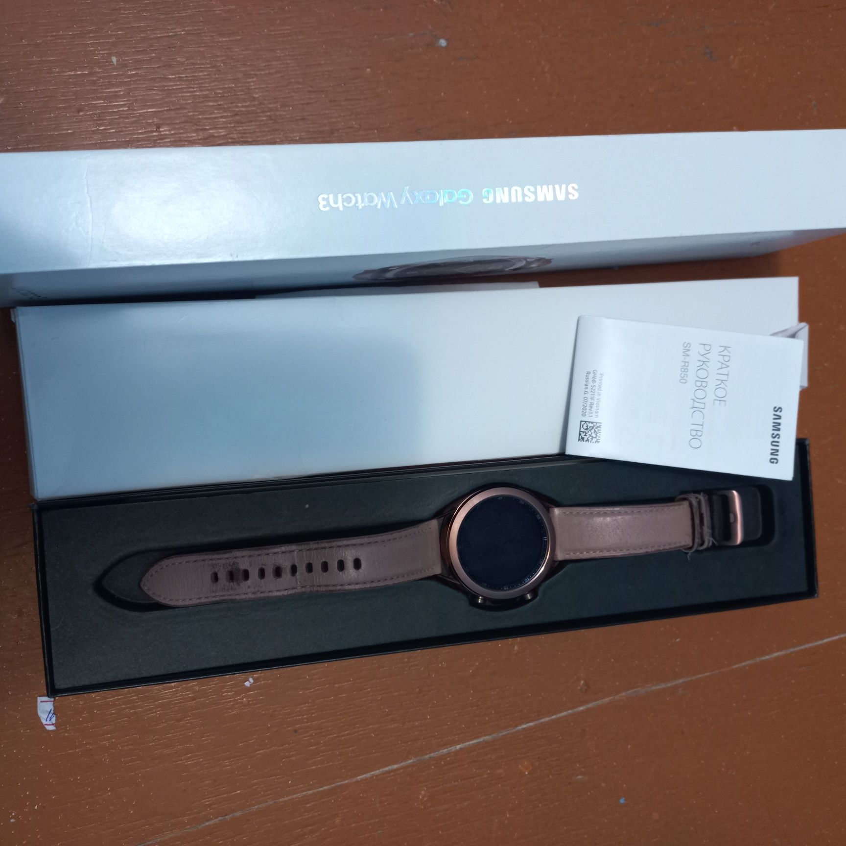 Samsung  Galaxy Watch3 часы продаётся в хорошем состоянии.
