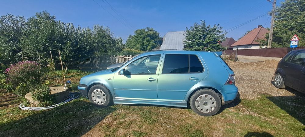 Vând golf 4 1.6 benzina