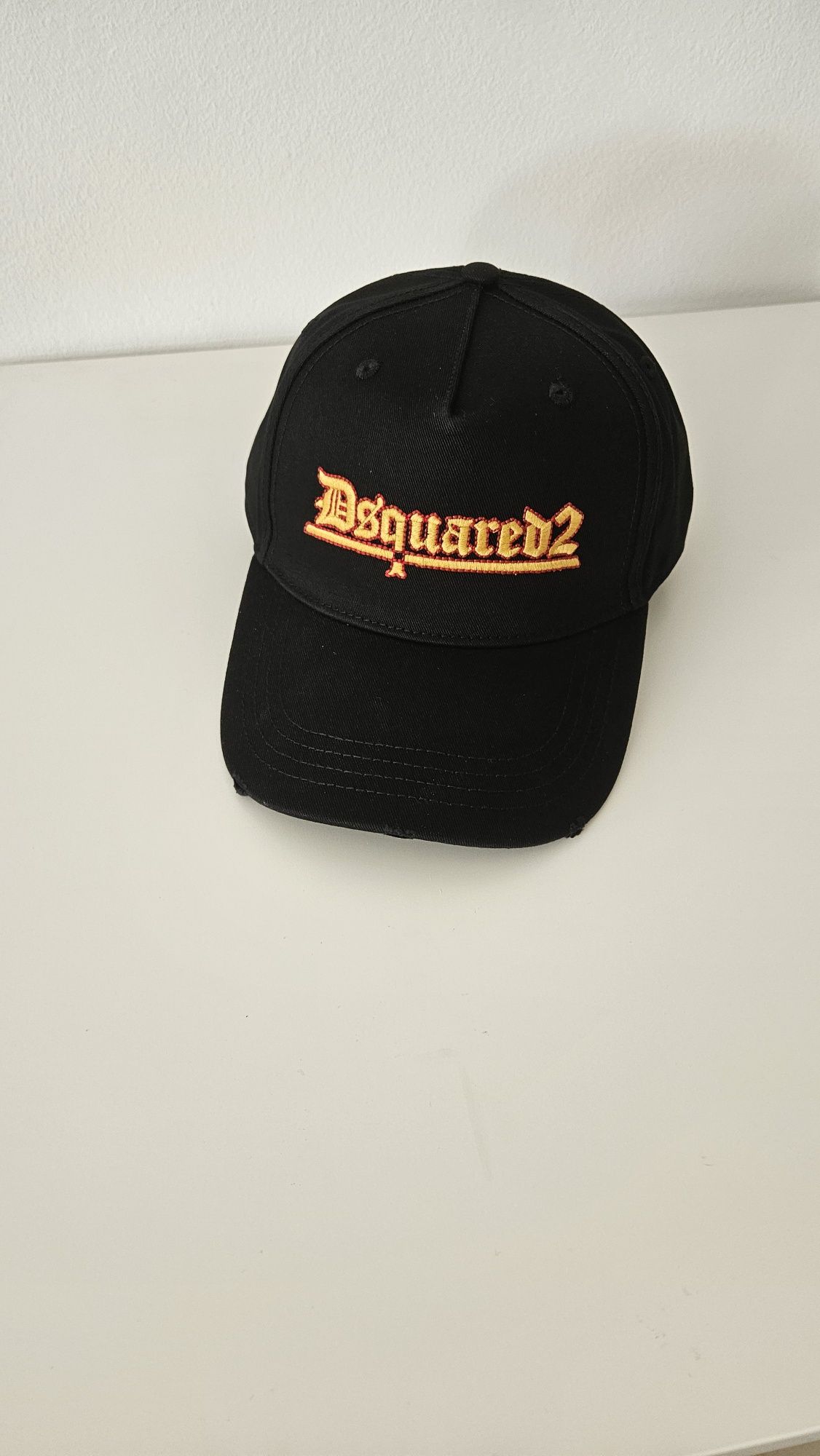 Шапка с козирка DSQUARED2