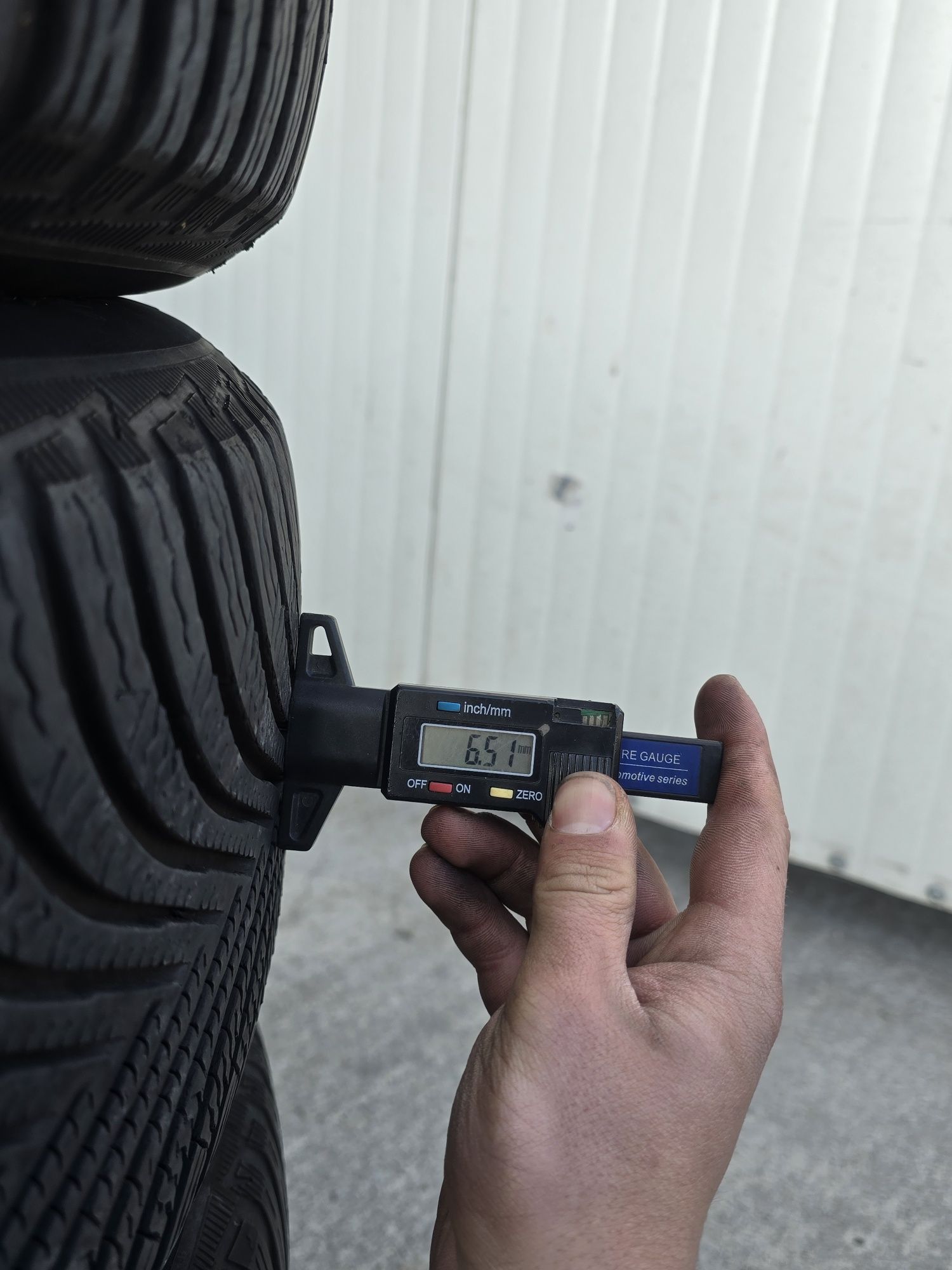 4 Броя 225/55/17 Michelin 2x6,5mm 2x5mm