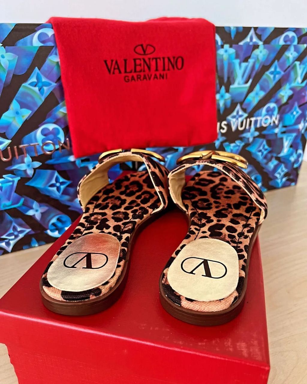 Papuci/ slapi/ flipsflops Valentino animal print mărimi 37-40