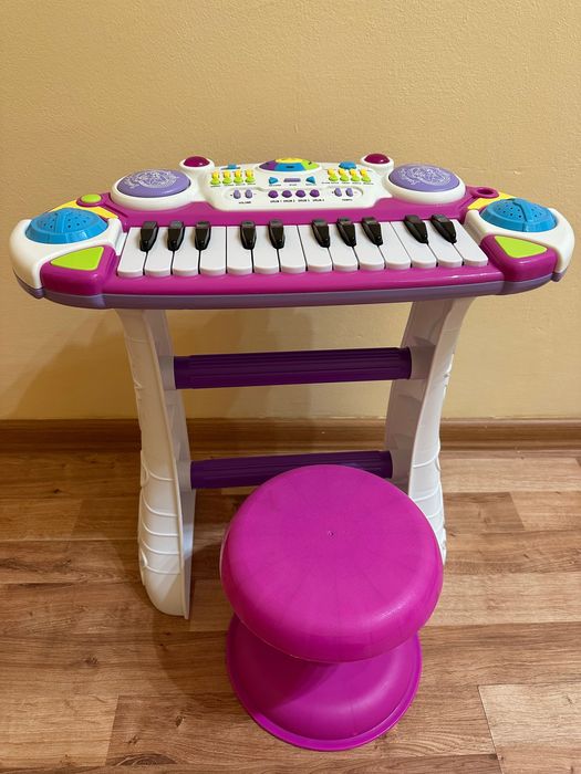 Детско пиано със стол