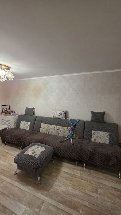 Продам диван и два кресла