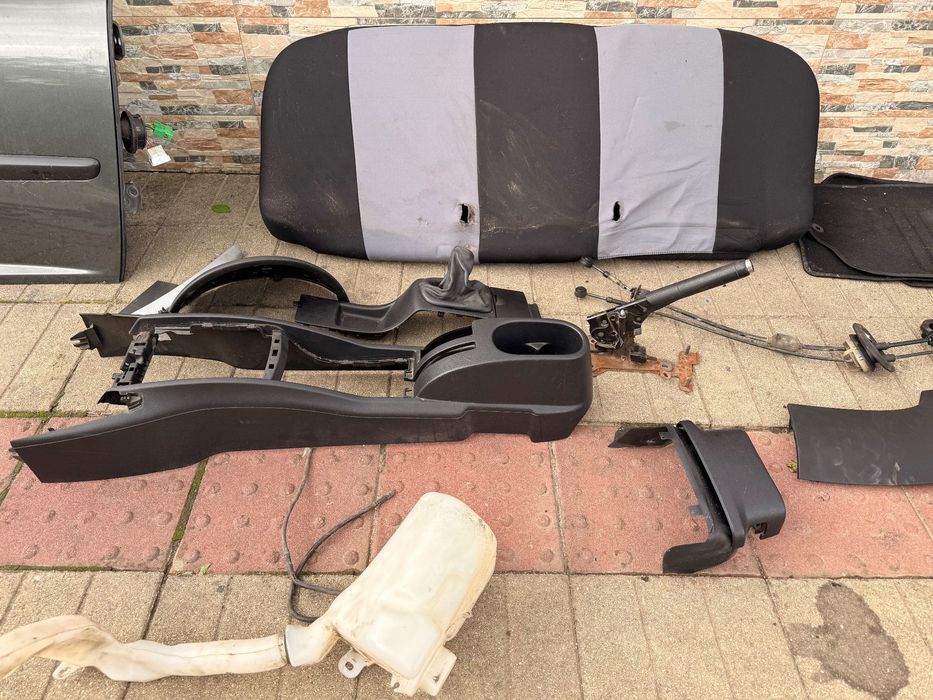 Части за Пежо 207 1.6 hdi 90 коня 2006 година