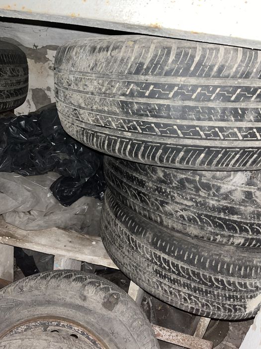 продам комплект летних шин