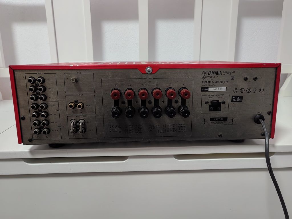 Amplificator, stație Yamaha A 720, Germania