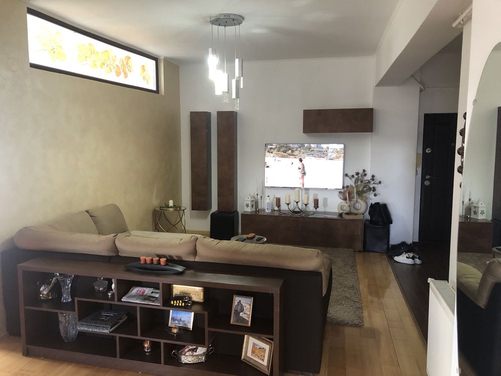 Apartament 4 camere(living si 3 dormitoare)