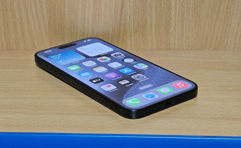 iPhone 15 Pro 512 GB full box liber de retea