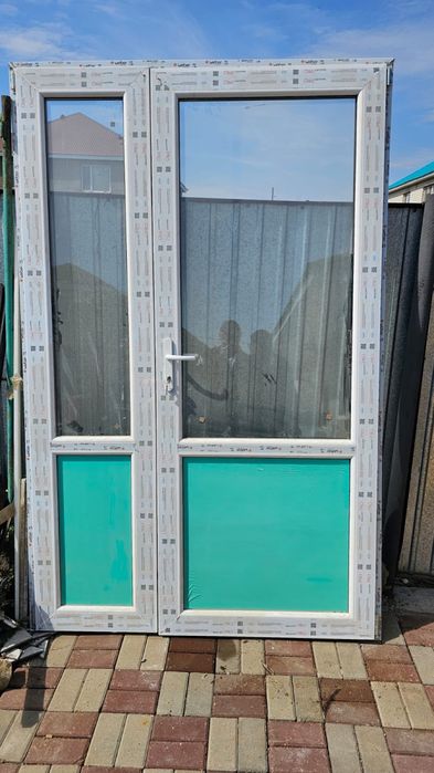 Продам новые пластиковые двери