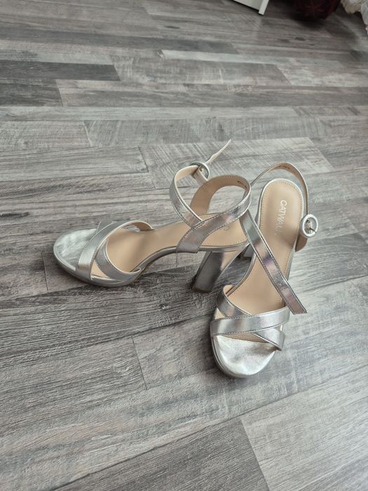 Sandale  de culoare argintie