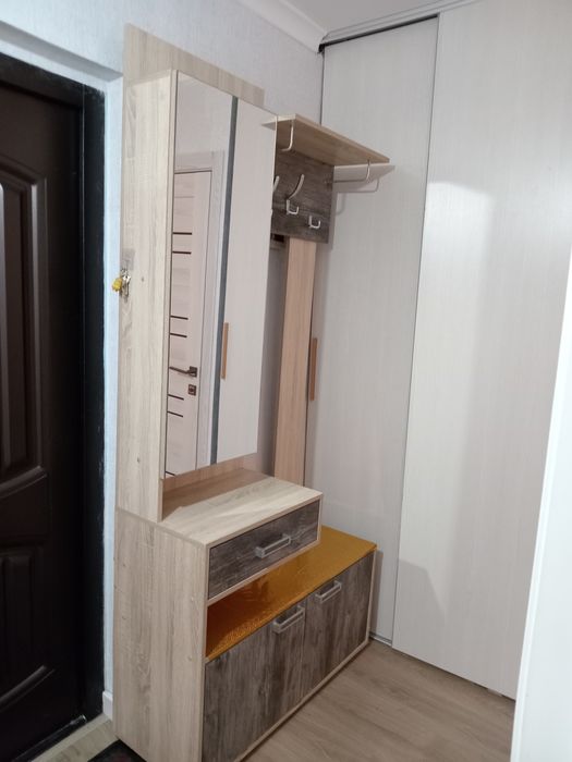 Продам прихожую в сером цвете