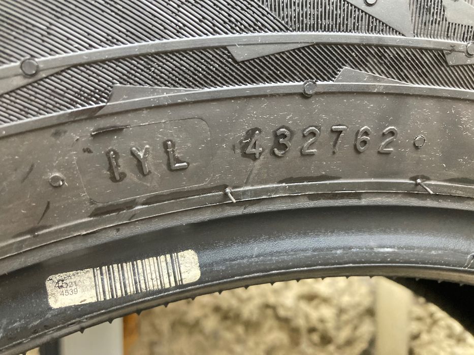 Комплект зимни гуми Nokian Snowproof 2 SUV 235/60/18 на 400-500 км