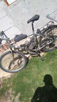 Vând bicicletă cu motor sau schimb