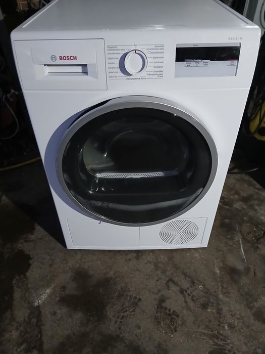 Сушилня термо помпа Bosch Serie 4